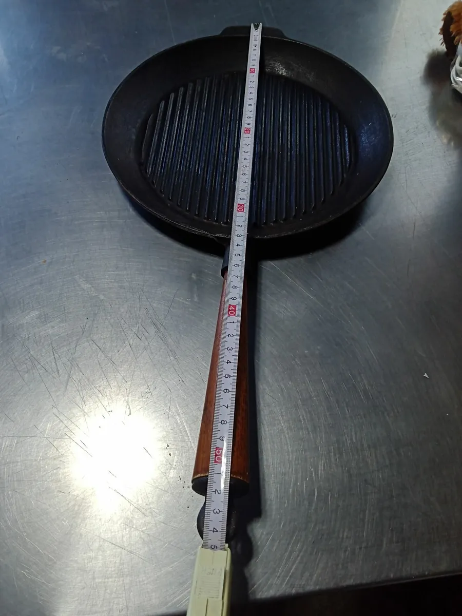 Cast iron Skillet - Image 2