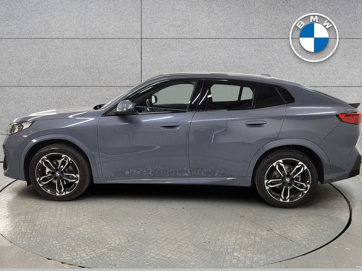 BMW iX2 Edrive20 - Image 3