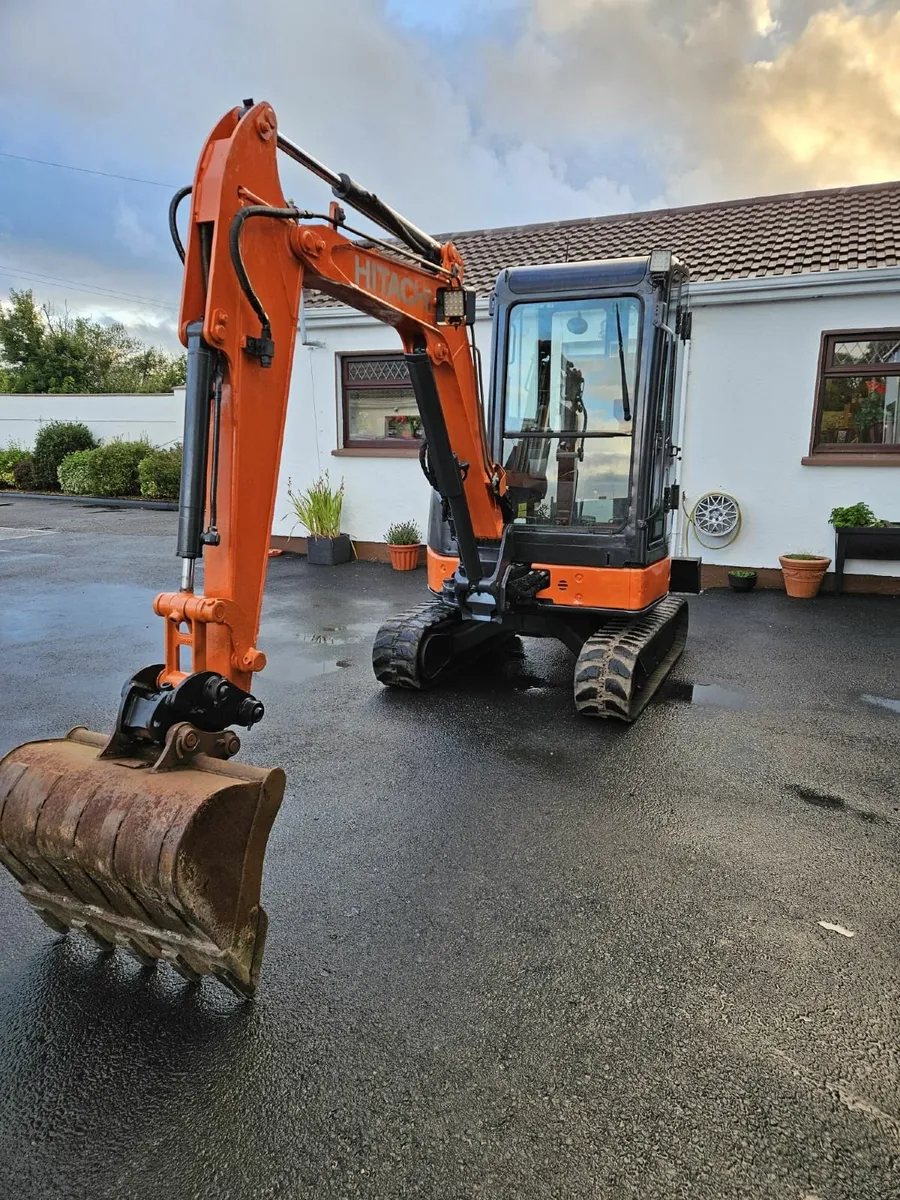 Hitachi Zaxis U29 - 2013 - Excellent Condition - Image 4