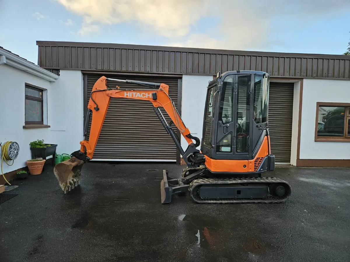 Hitachi Zaxis U29 - 2013 - Excellent Condition - Image 3