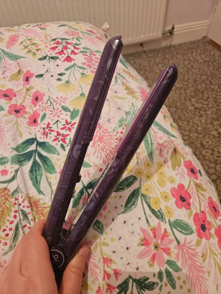 Limited Edition purple GHD - Image 2
