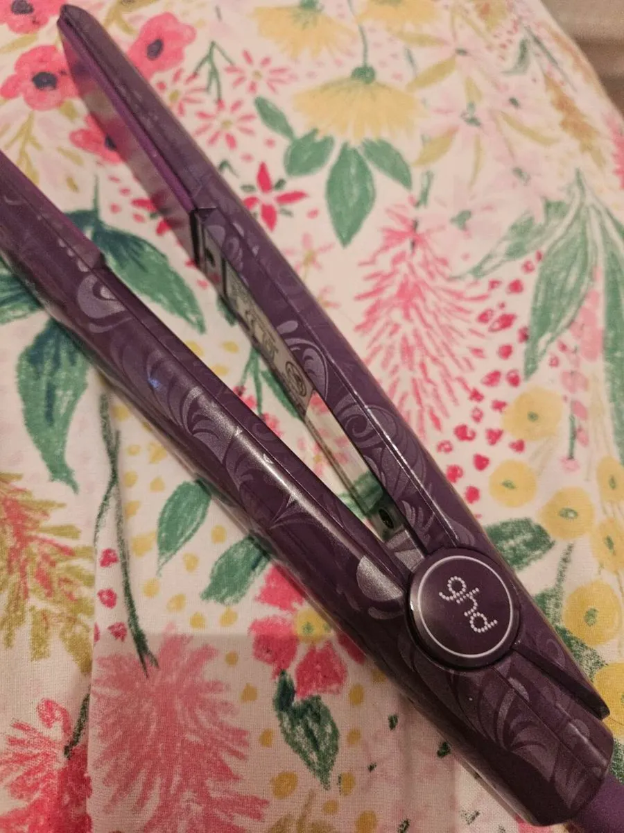 Limited Edition purple GHD - Image 3