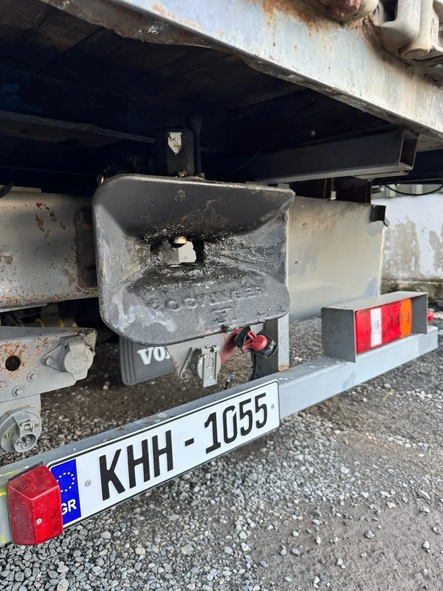 Volvo F12 - Image 4