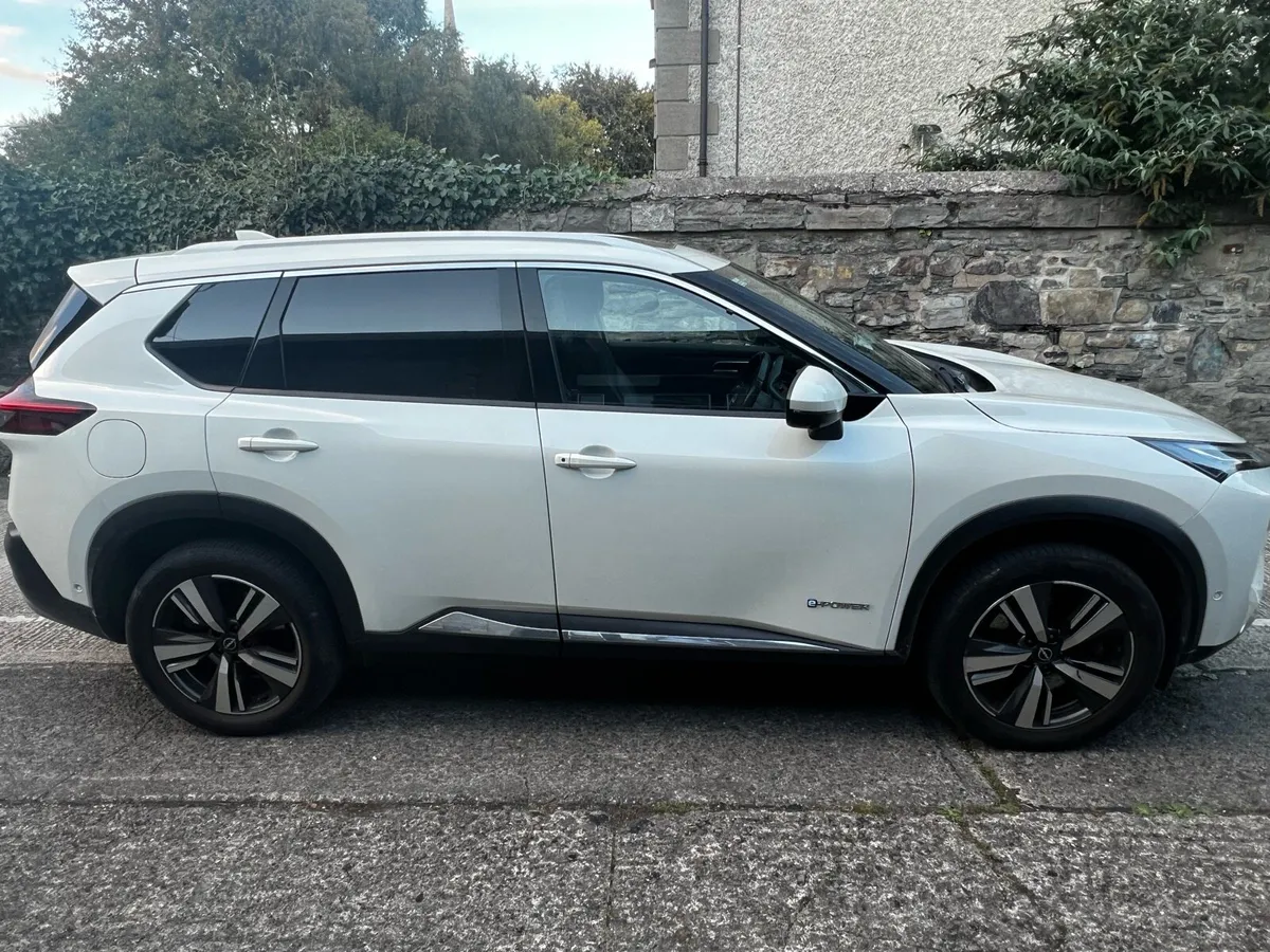 2023 Nissan xTrail e-power SVE Premium - 7seater l - Image 3