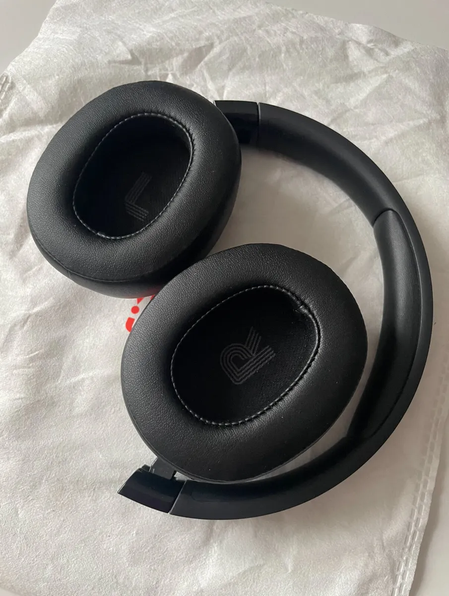 JBL Tune 720BT Wireless On-Ear Headphones | Black - Image 3