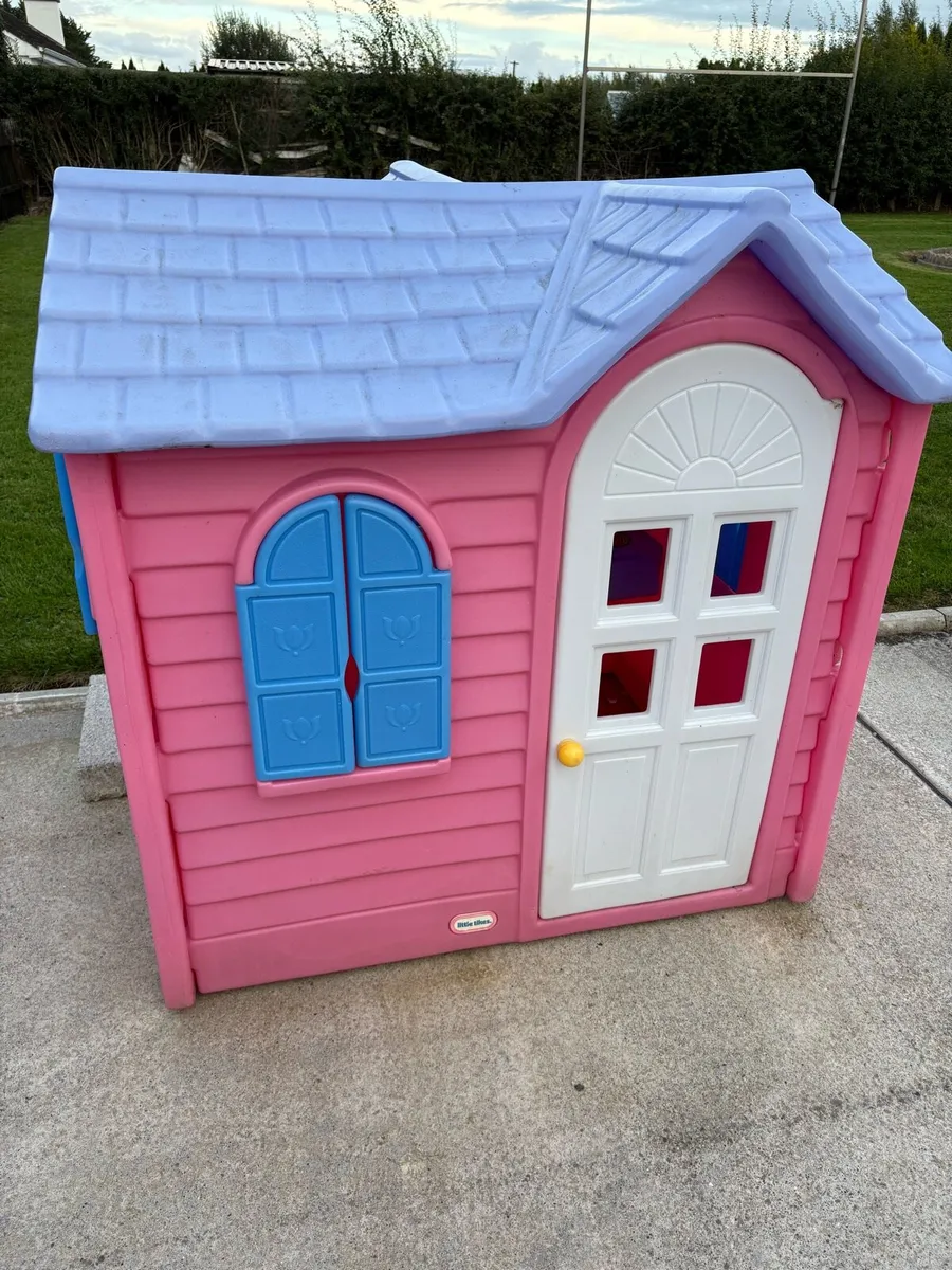Little Tikes Country Cottage Playhouse - Image 1
