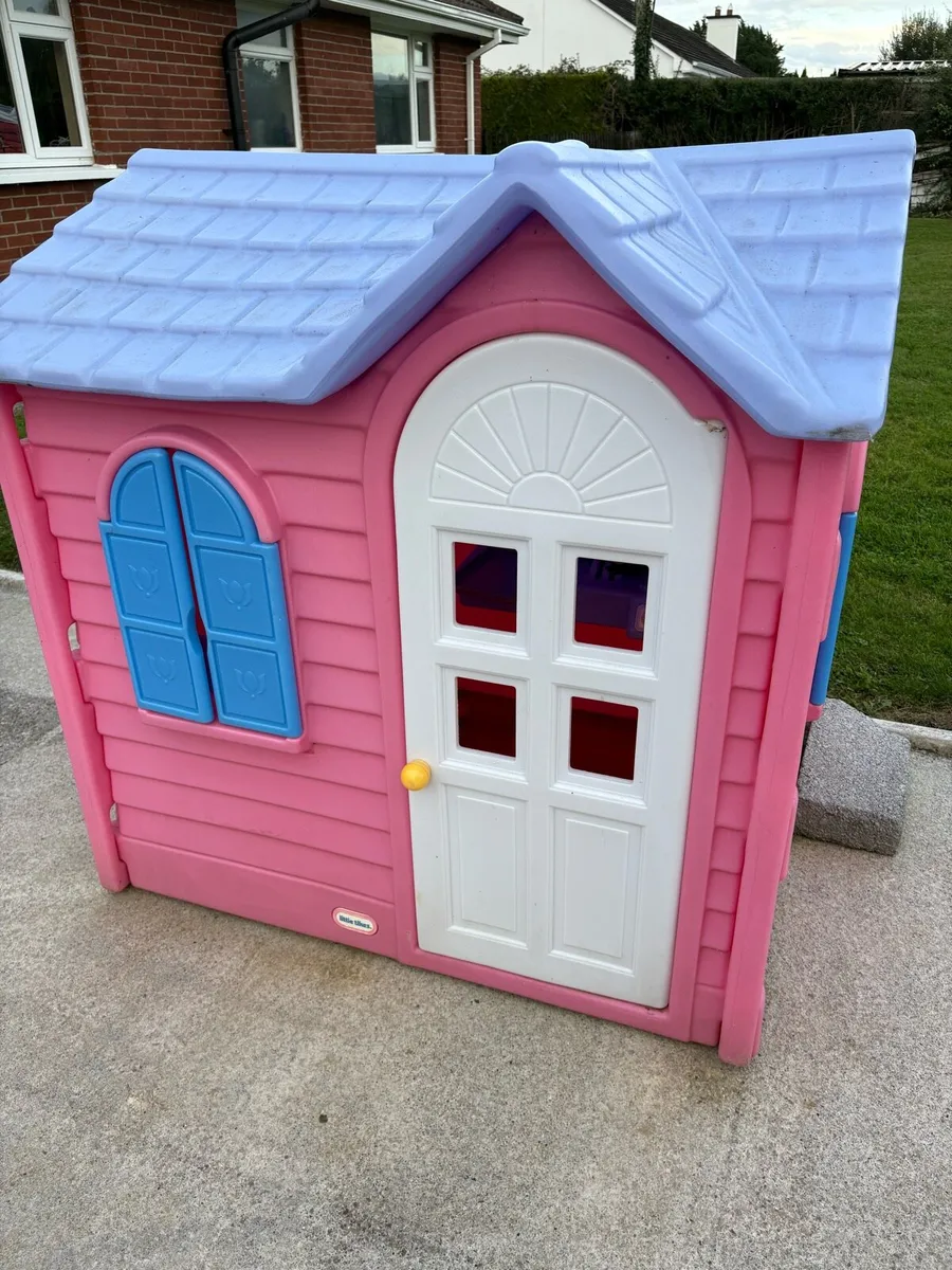 Little Tikes Country Cottage Playhouse - Image 2