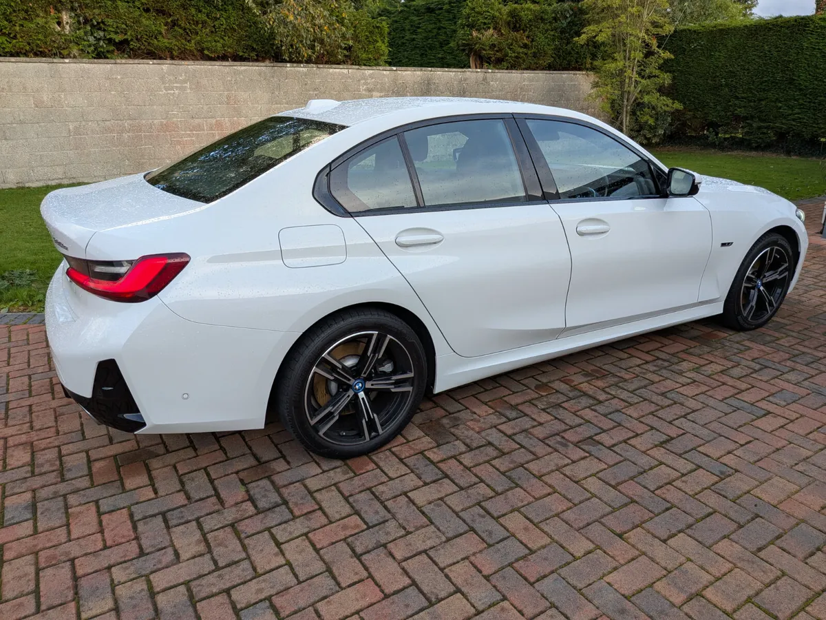 BMW 330e M Sport xDrive *Technology Pack* - Image 3