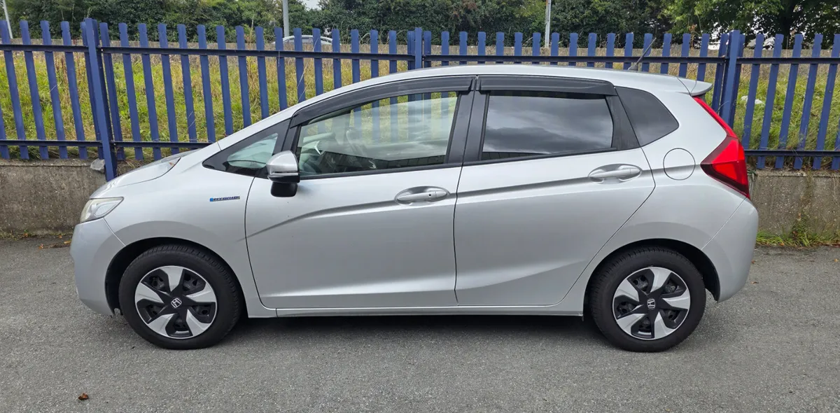 Honda Fit 2017 Hybrid Automatic €9995 - Image 3