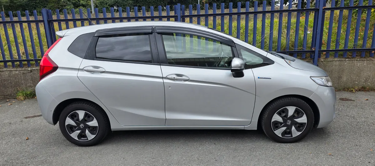 Honda Fit 2017 Hybrid Automatic €9995 - Image 4