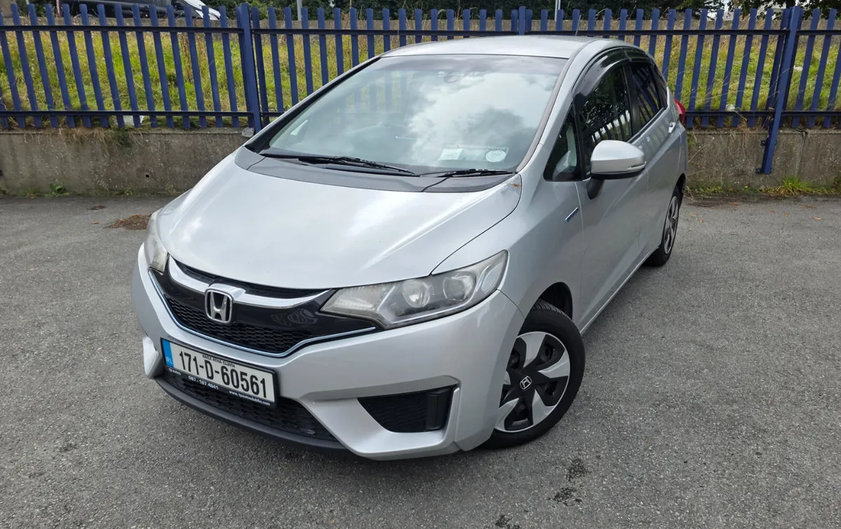 Honda Fit 2017 Hybrid Automatic €9995 - Image 1