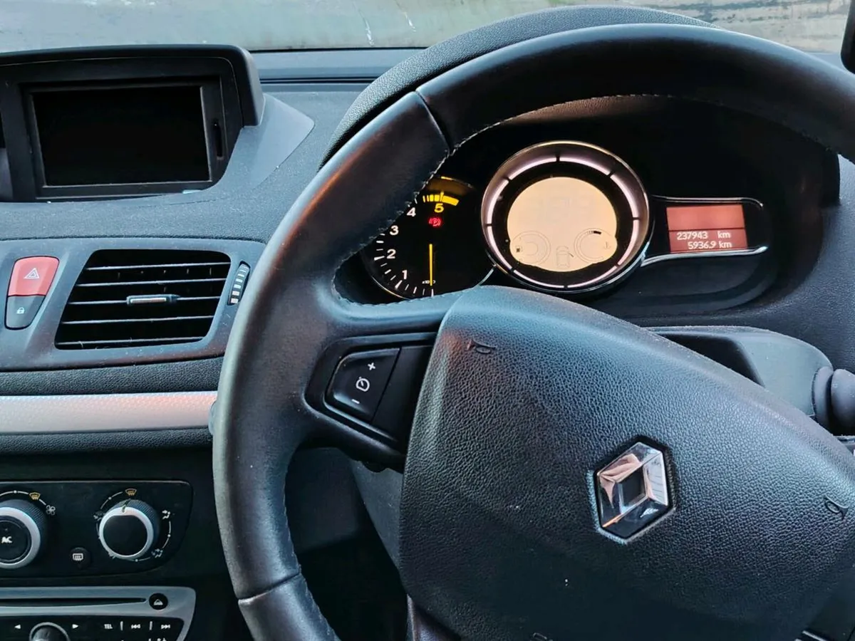 Renault Megane - Image 2