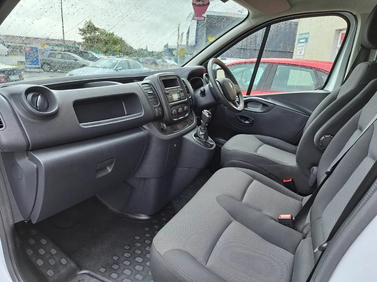 Renault Trafic 202 LL30 Business Low Km New CVRT - Image 3