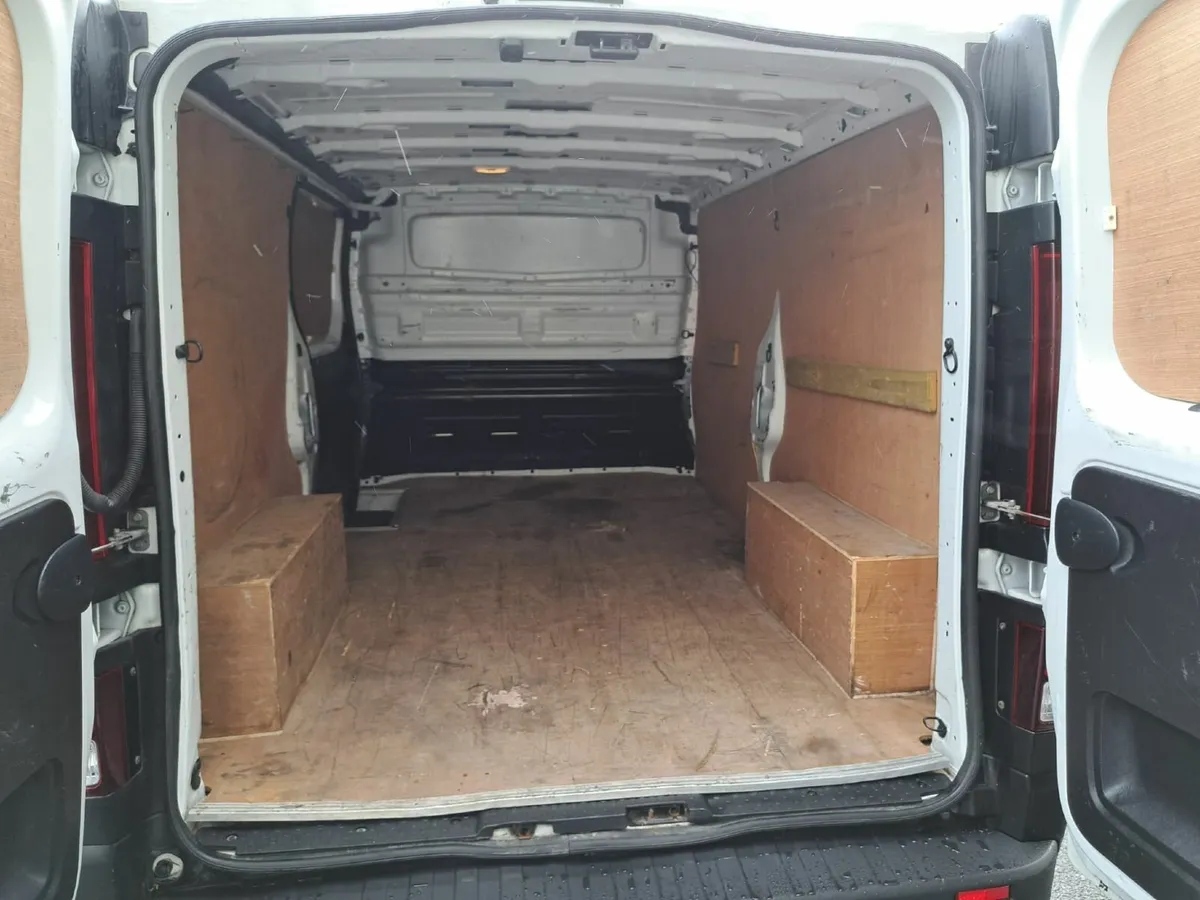 Renault Trafic 202 LL30 Business Low Km New CVRT - Image 4