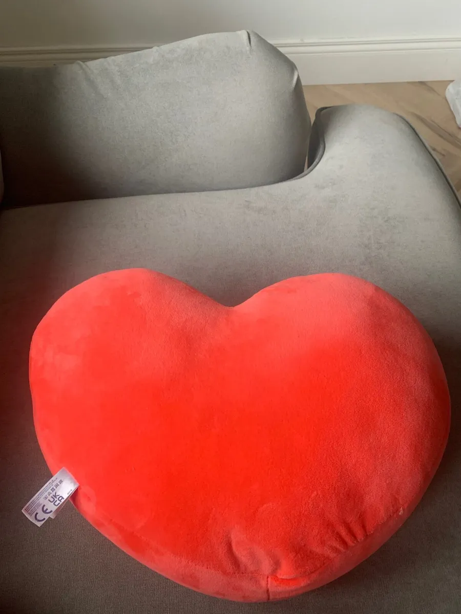 Heart plush BT21 - Image 3