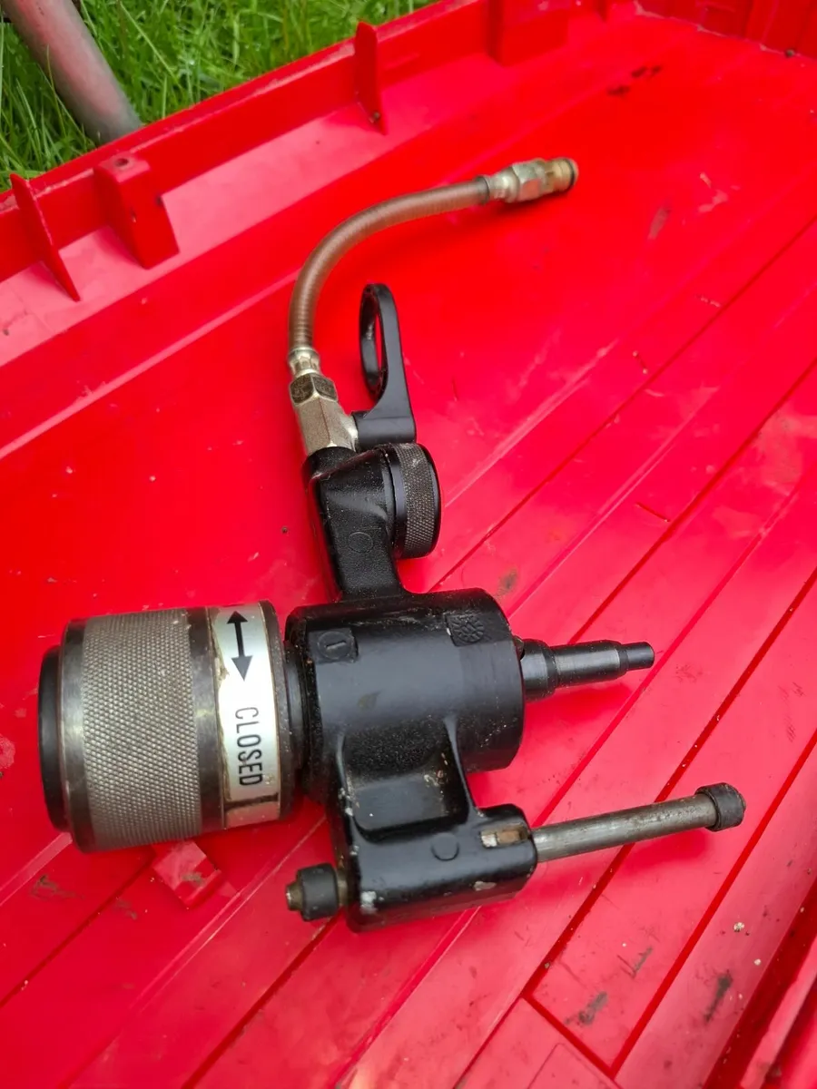 HILTI DD100 CORE DRILL - Image 3