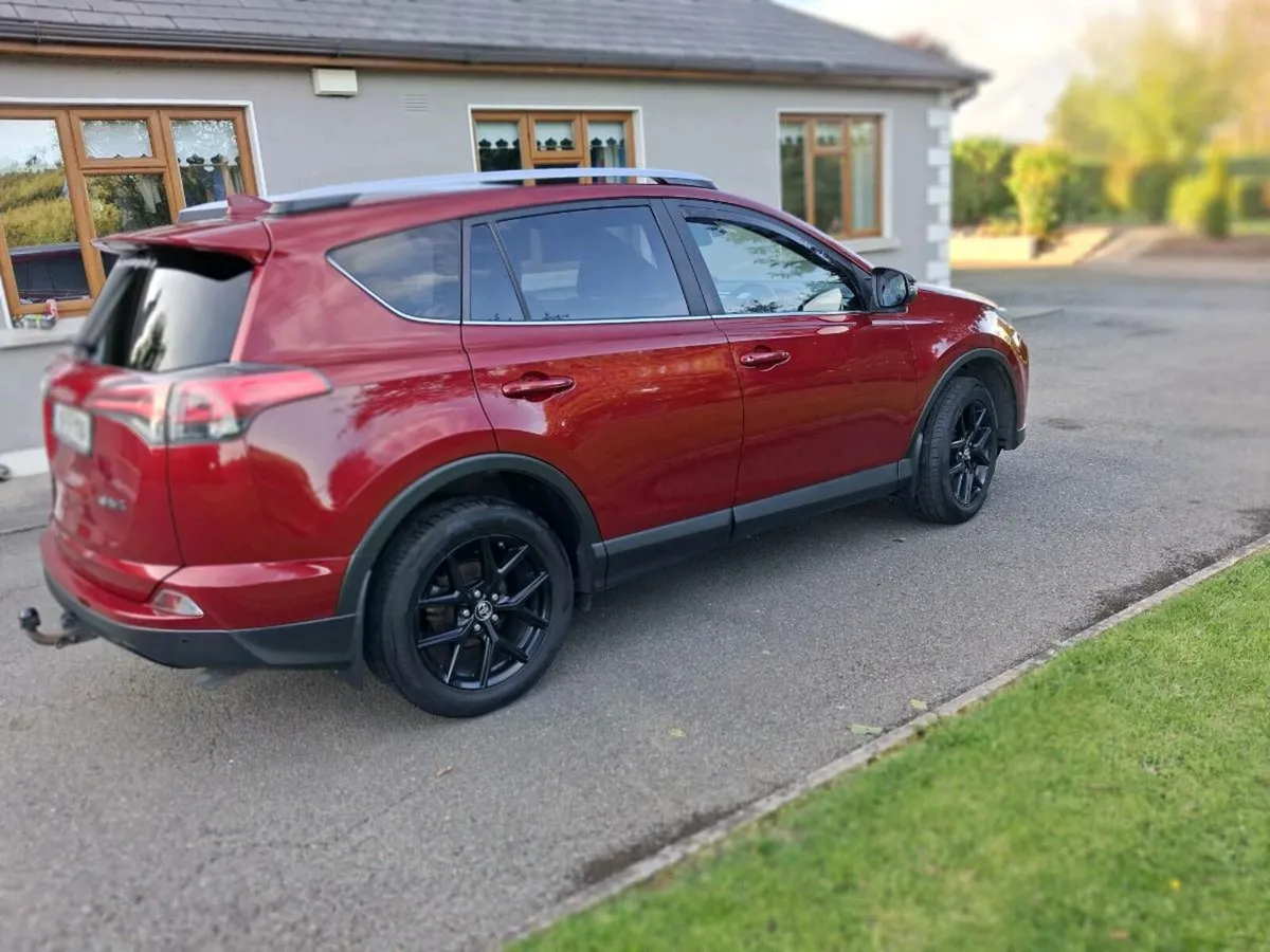 Toyota Rav4 2.0D4D sol edition 150bhp - Image 3