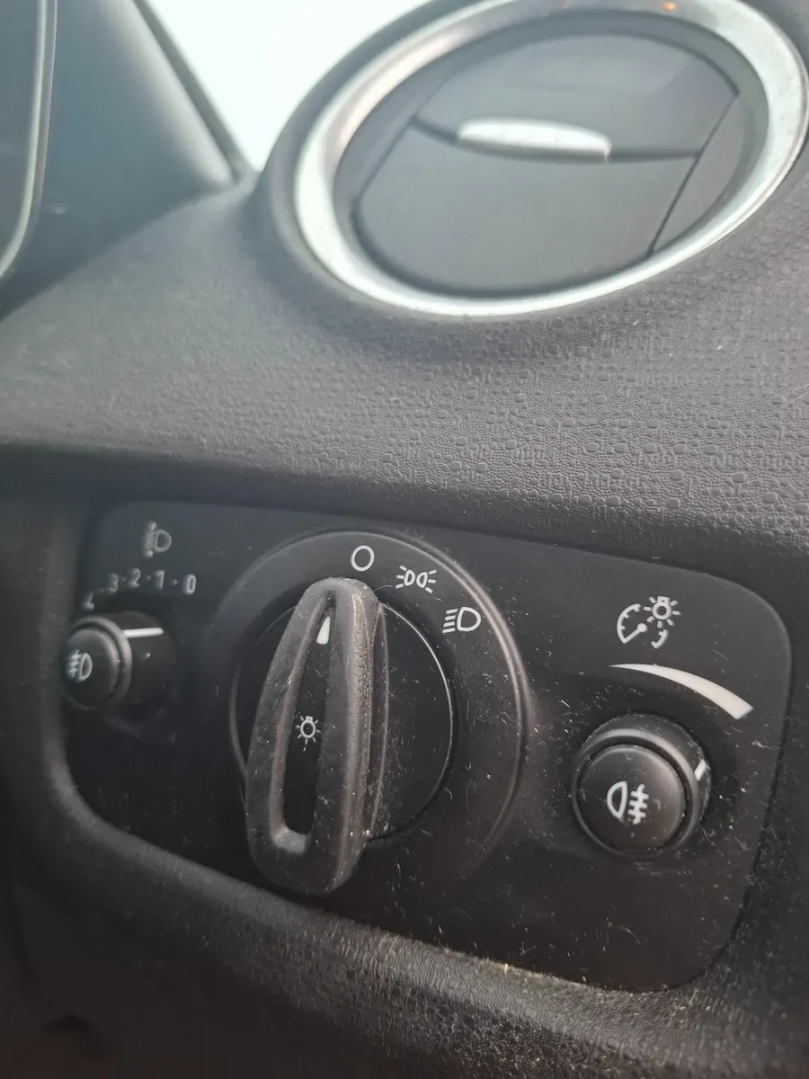 Ford Fiesta 2014 - Image 4