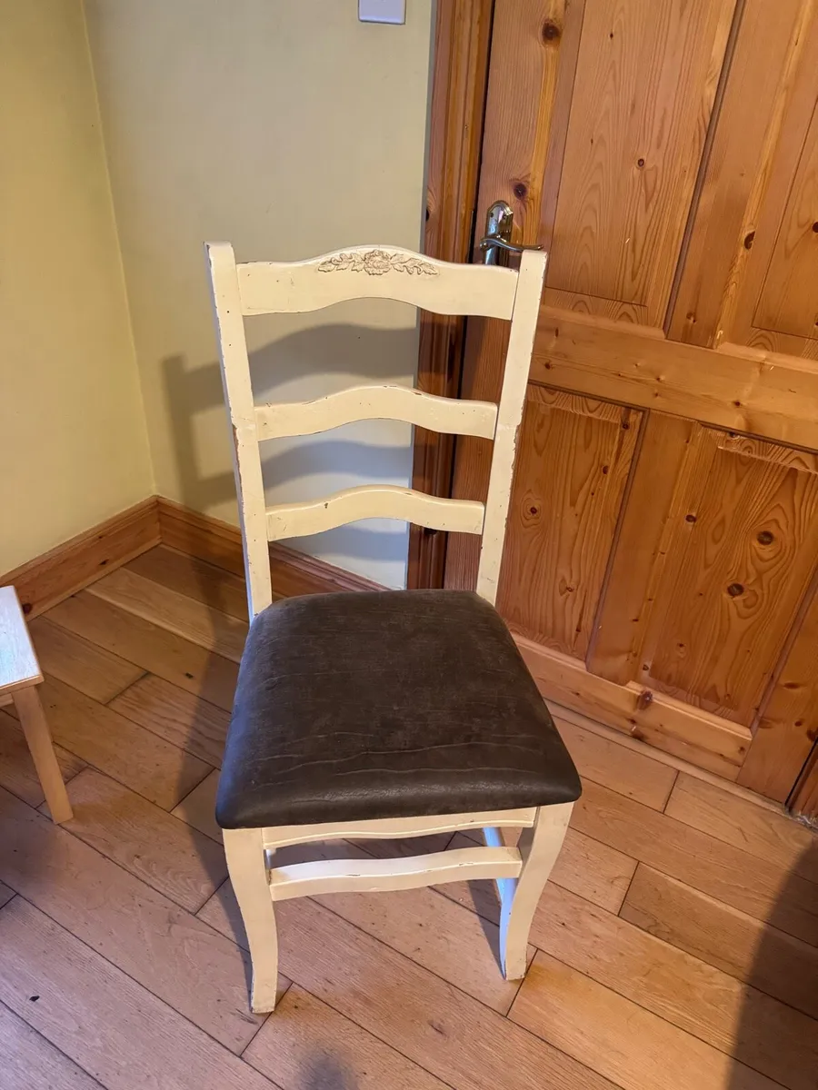 Kitchen Table + 5 chairs - Image 3