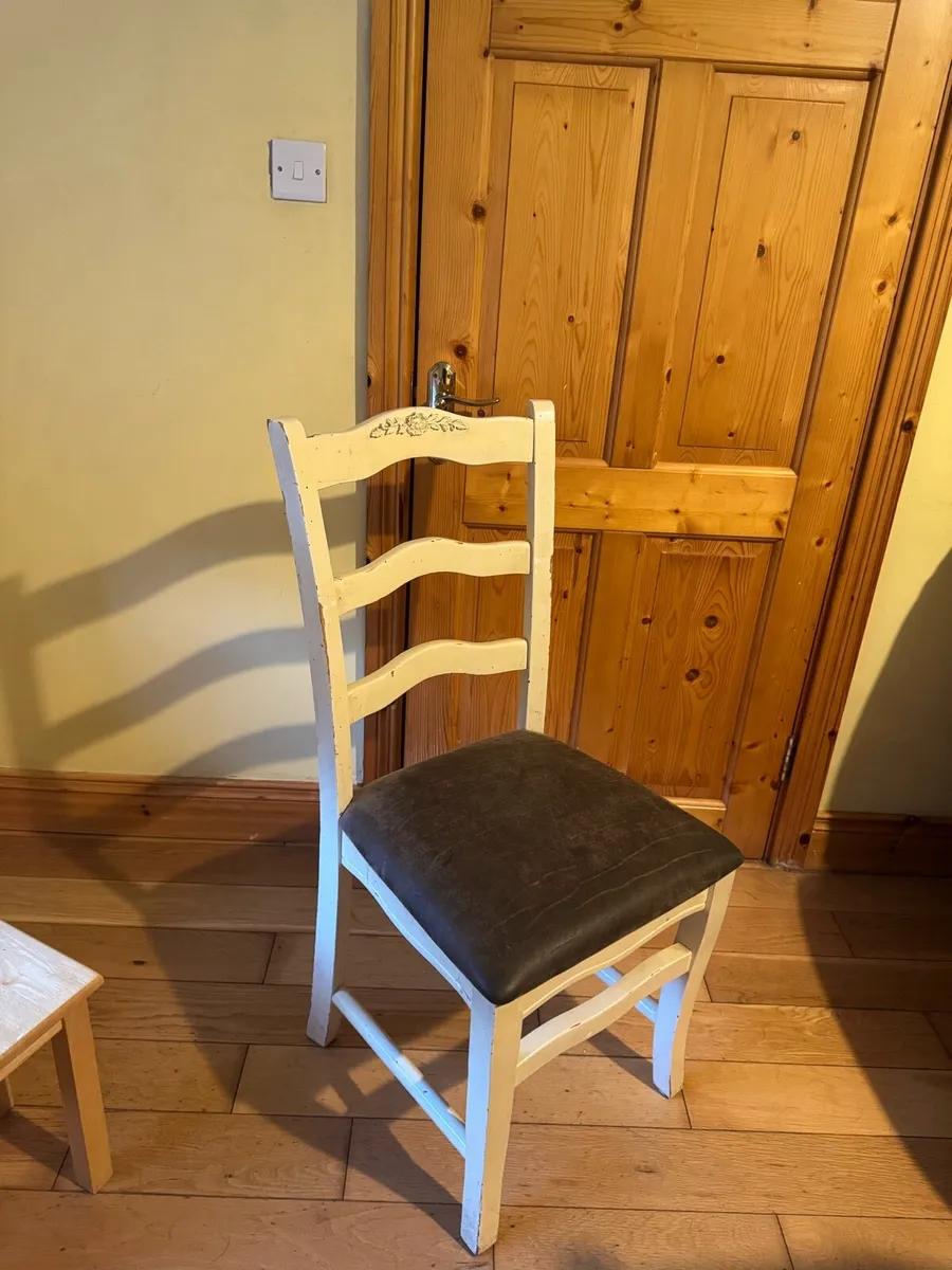 Kitchen Table + 5 chairs - Image 4