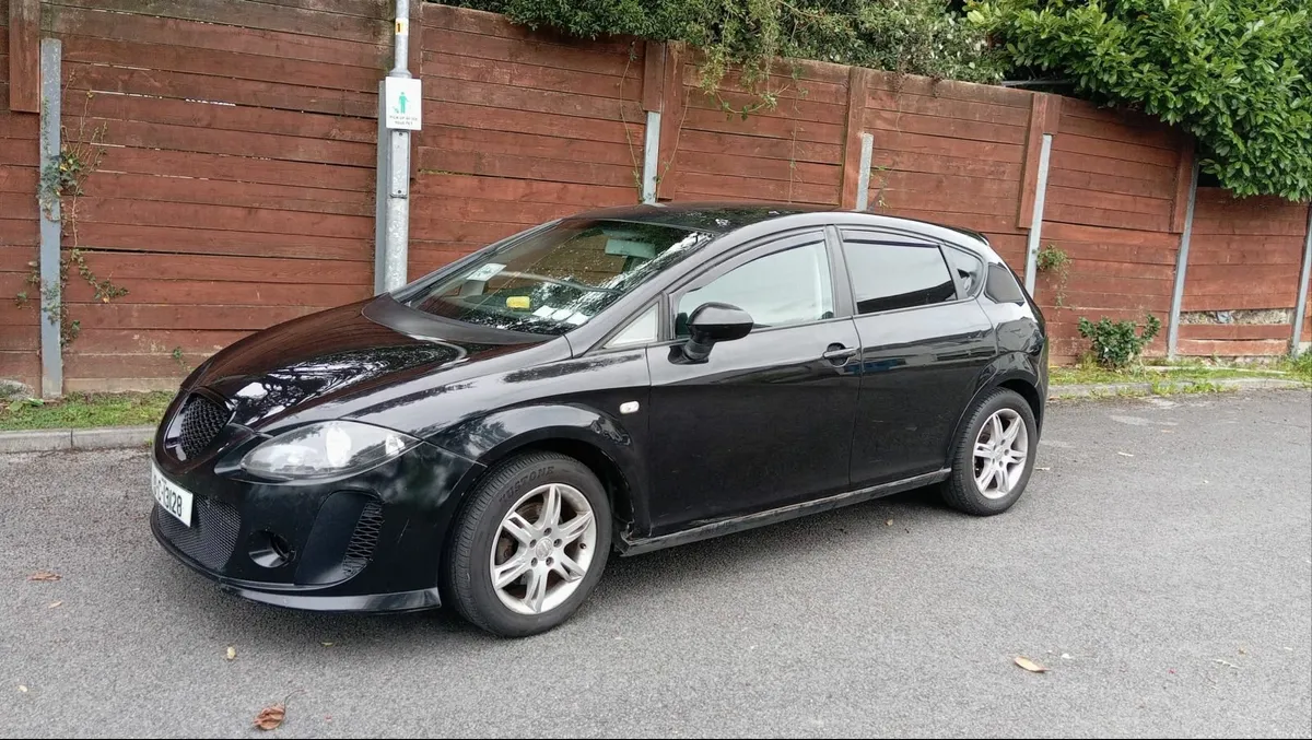 SEAT Leon 2010 - Image 2