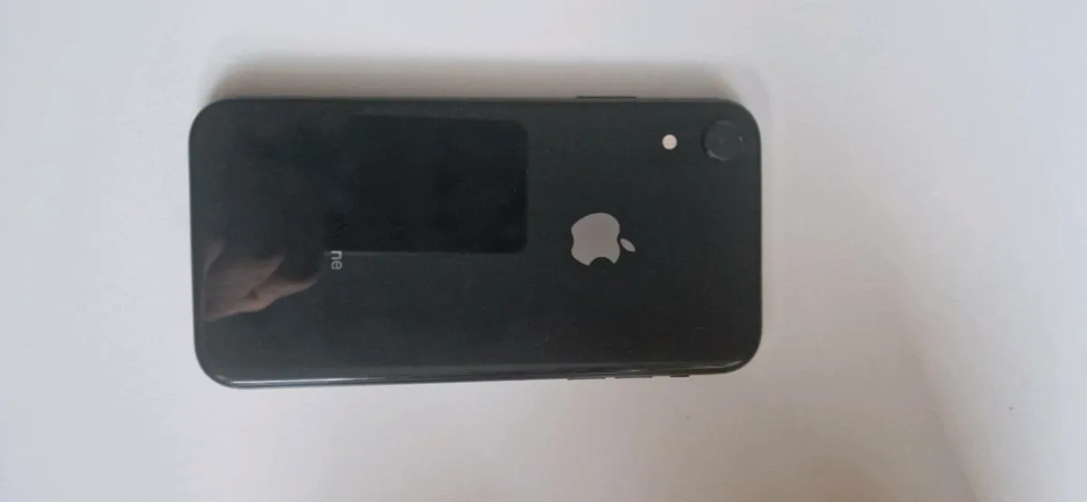 iPhone XR - Image 2