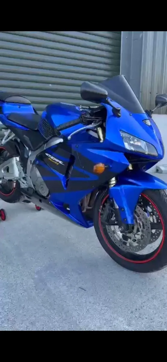 Honda CBR 600RR - Image 1