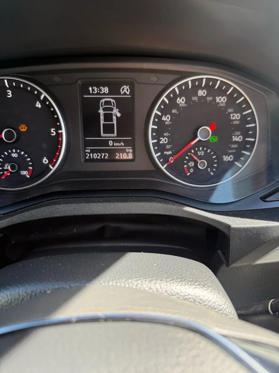 182 AMAROK V6 (NO VAT) - Image 4