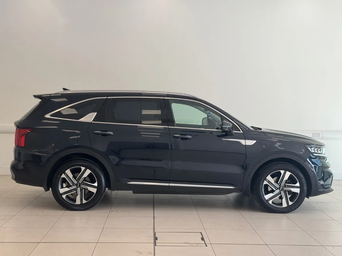 Kia Sorento 2023 phev hybrid - Image 3