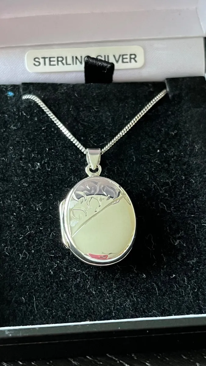 Real Sterling silver large locket - Image 1