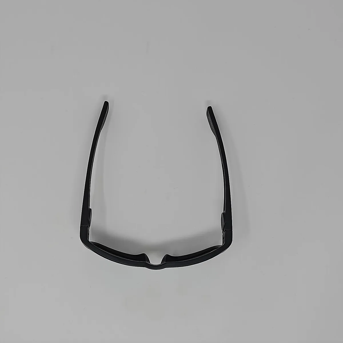 KoreEssentials Classic Neo-Lock Sunglasses - Image 2