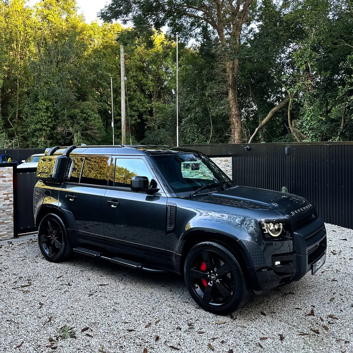 2021 (212) Land Rover Defender 110 X-DYNAMIC SE 40 - Image 3