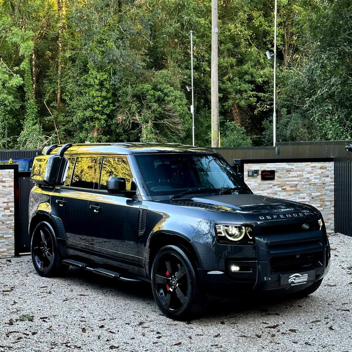 2021 (212) Land Rover Defender 110 X-DYNAMIC SE 40 - Image 1