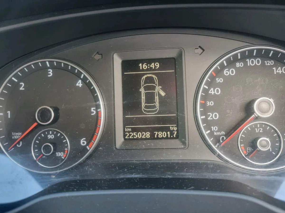 Car - Image 3