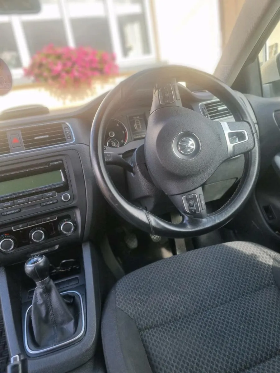 Car - Image 4