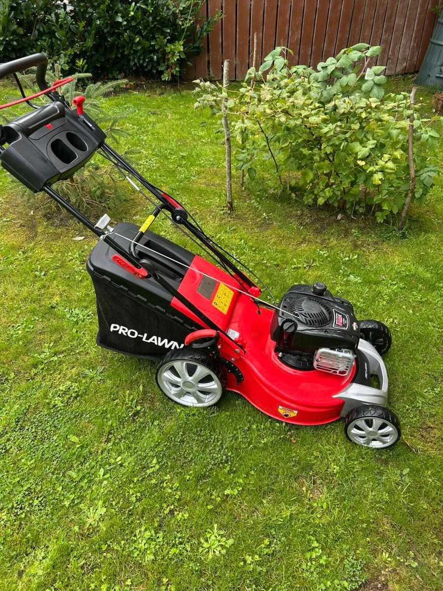 Pro-Lawn lawnmower - Image 1