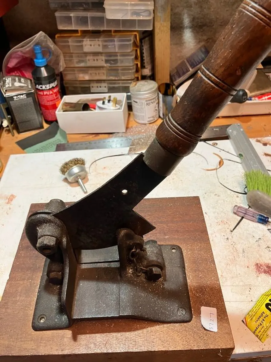 Vintage Tobacco cutter - Image 2