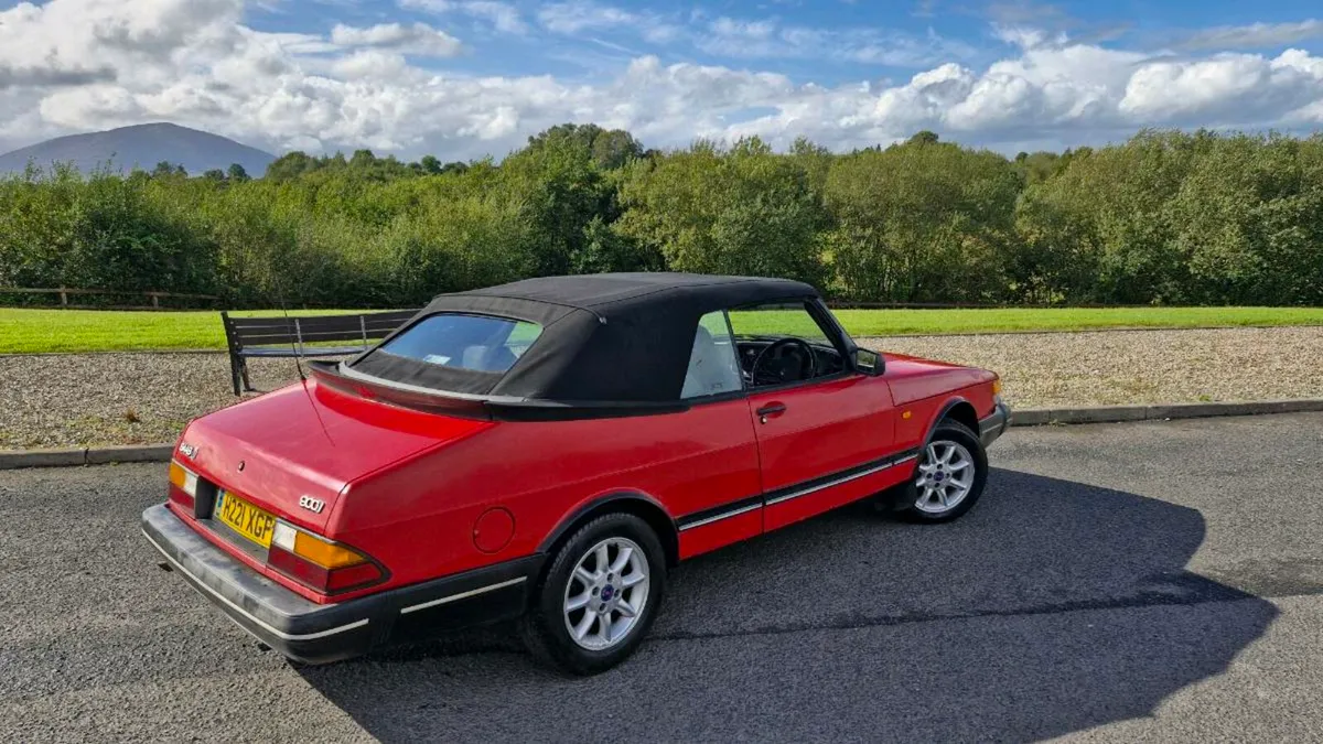 SAAB 900 convertible - Image 3