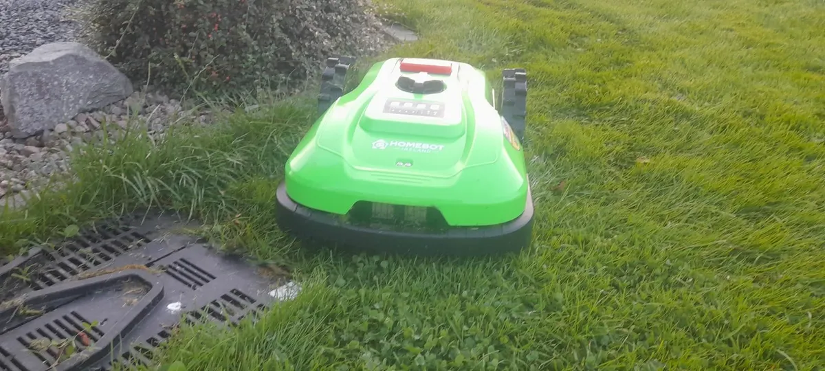 Robotic lawnmower - Image 2