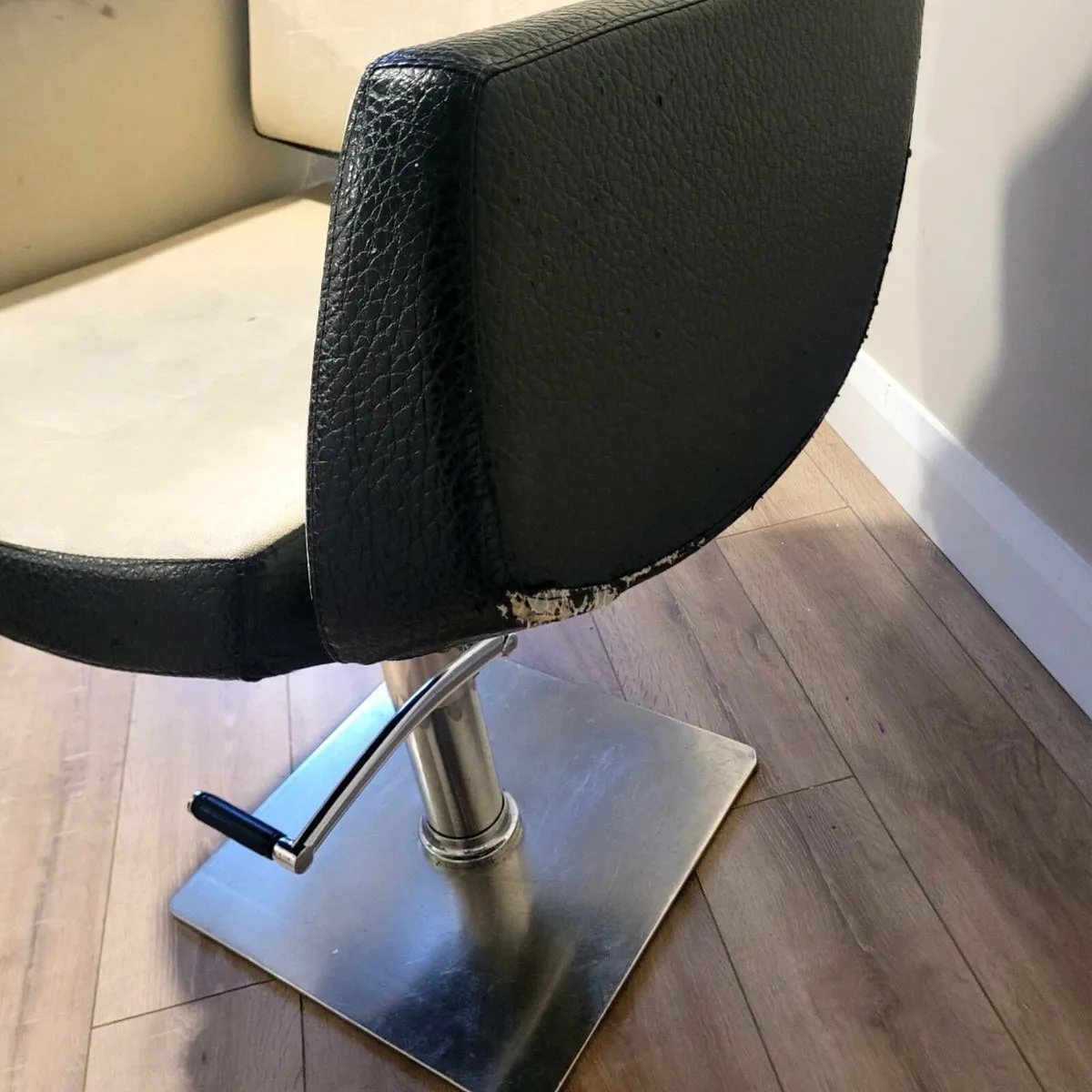 HD Brow Chair - Image 2