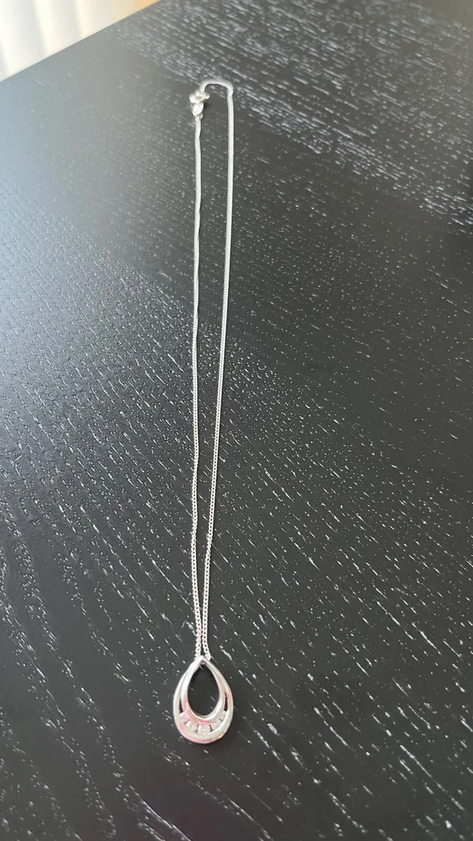 Sterling Silver Pendant and chain - Image 3
