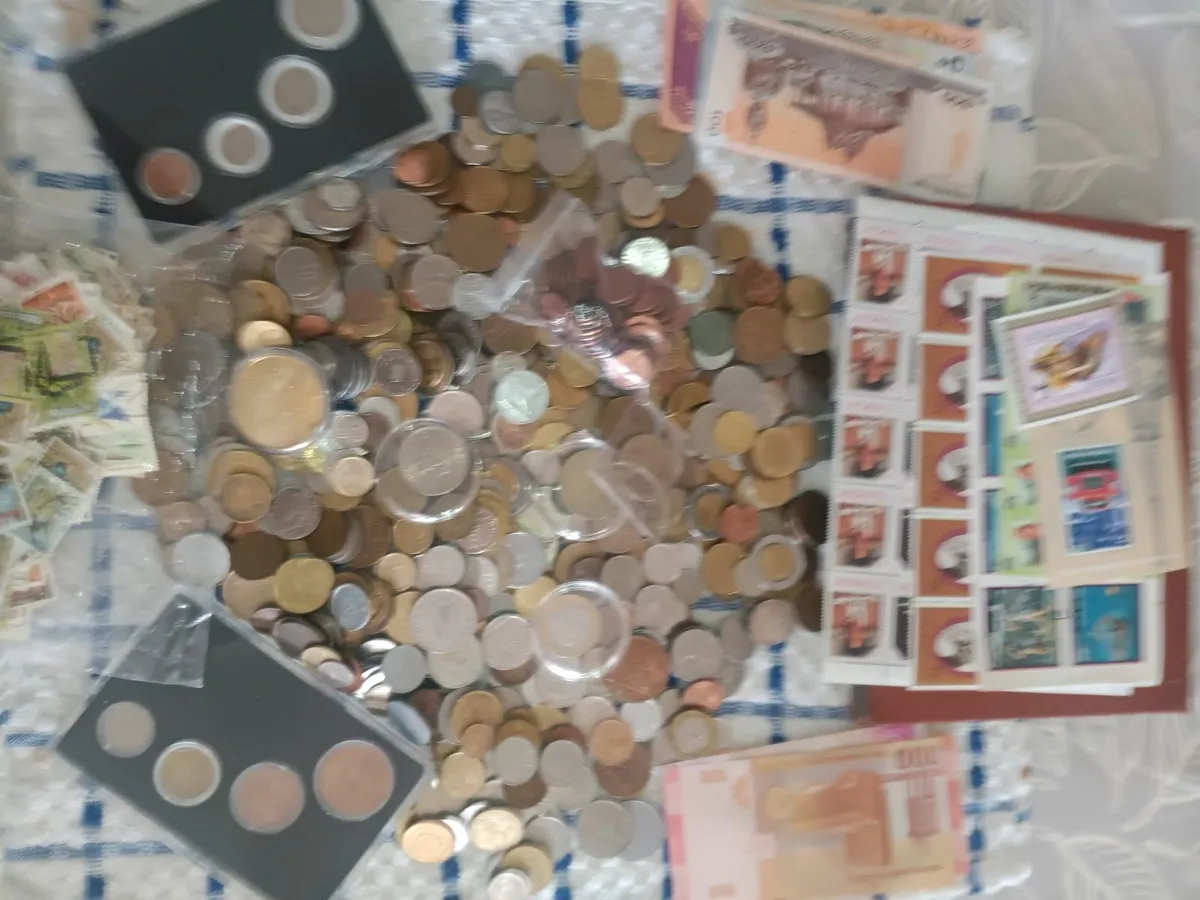BULK WORLD coins.notes and stamps - Image 1