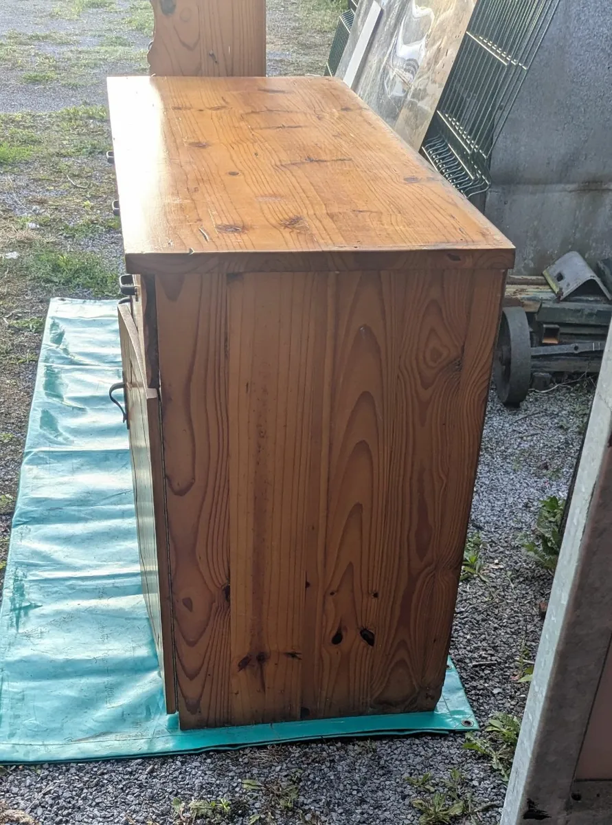 Pine dresser - Image 3