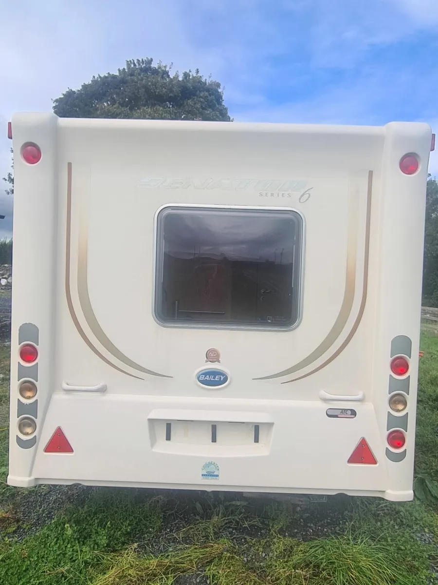 Caravan - Image 2