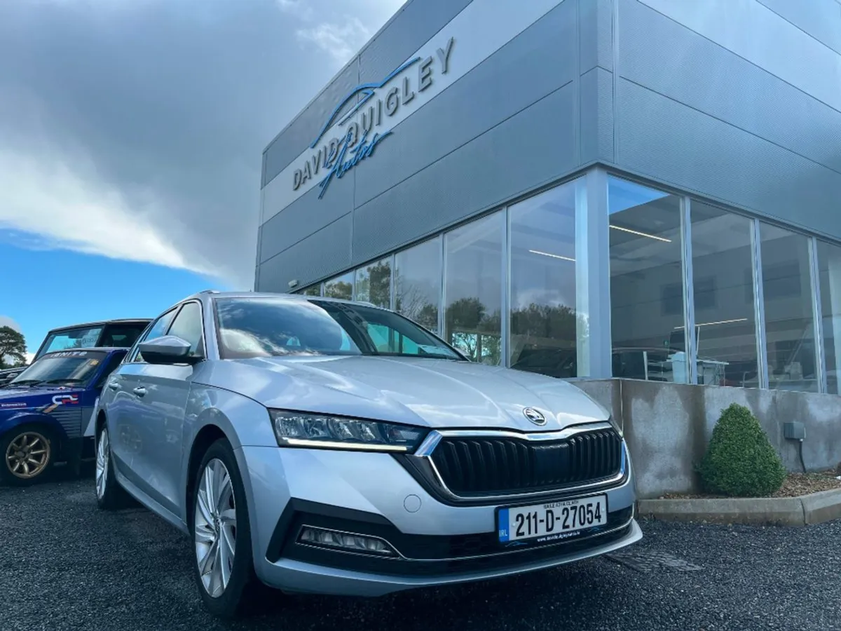 Skoda Octavia Style 2.0tdi 115HP 5DR Estate quali - Image 2