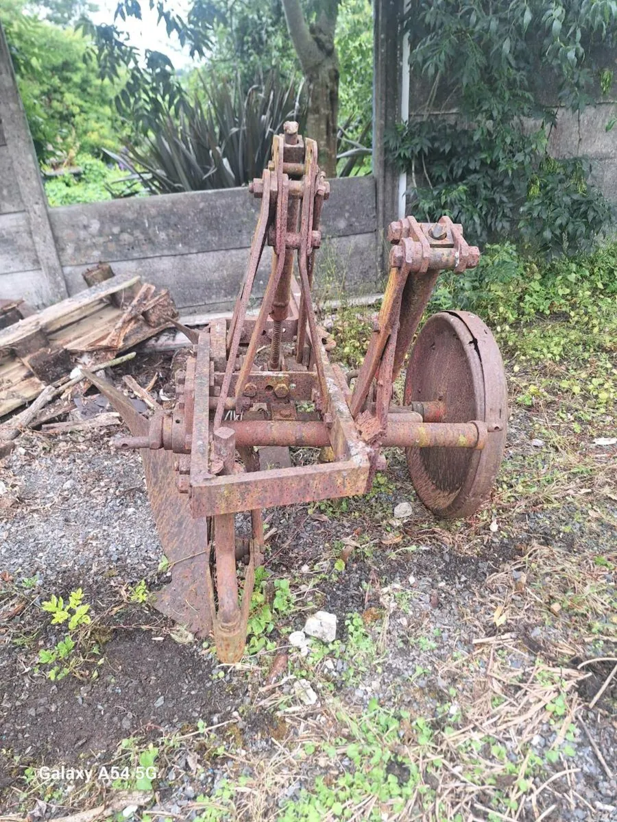 Vintage David Brown Plough - Image 4