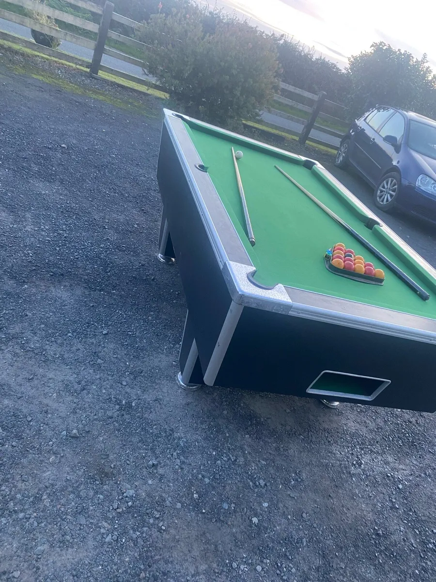 Pool table - Image 2