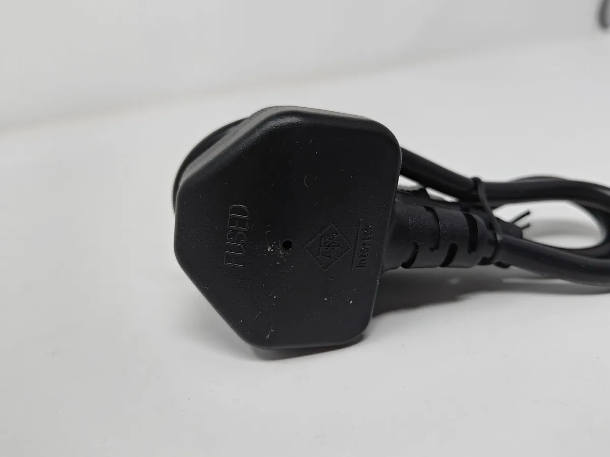 UK to C5 Power Cable - Image 2