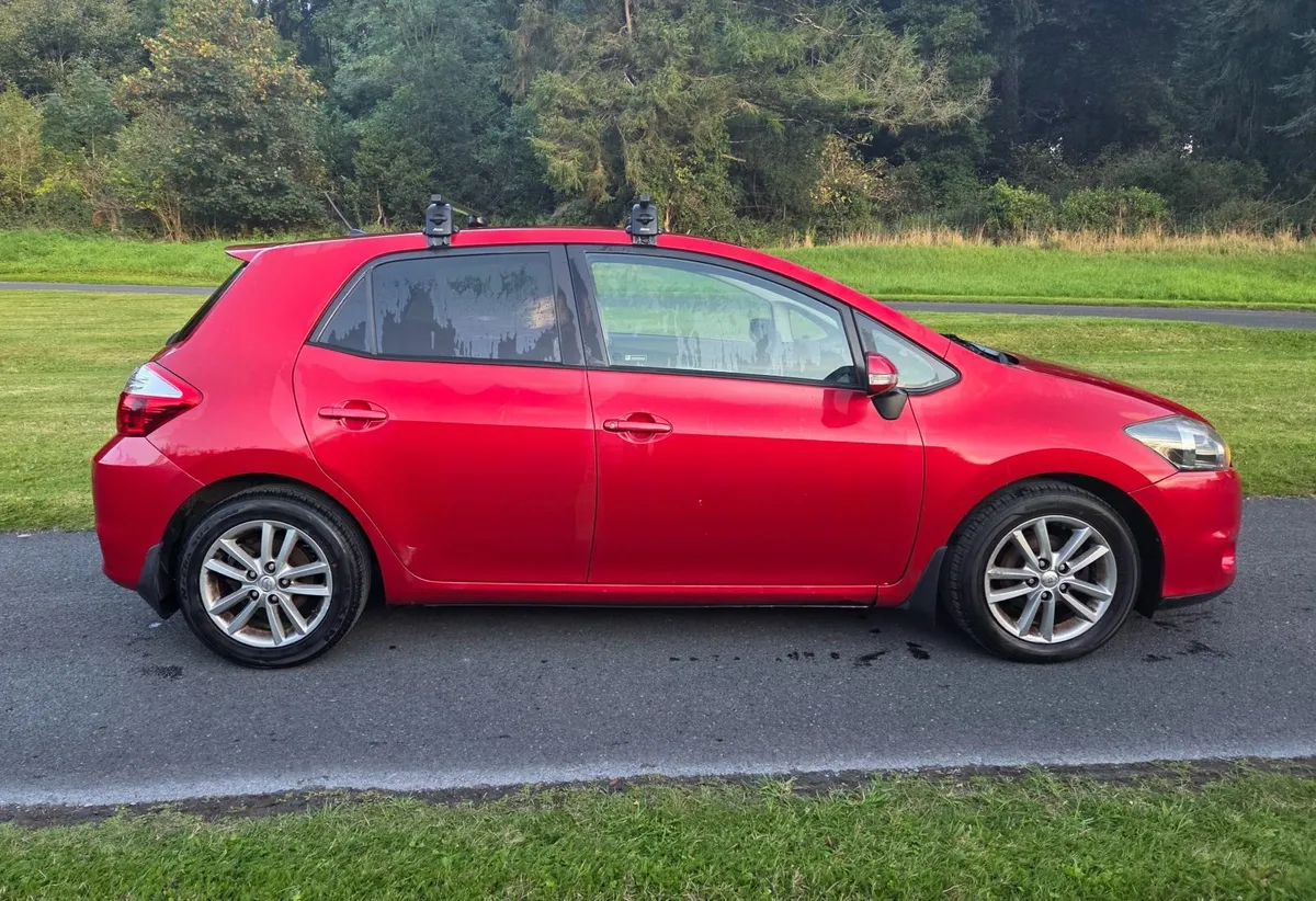 2012 Toyota Auris 1.4 Diesel Sport - Image 2