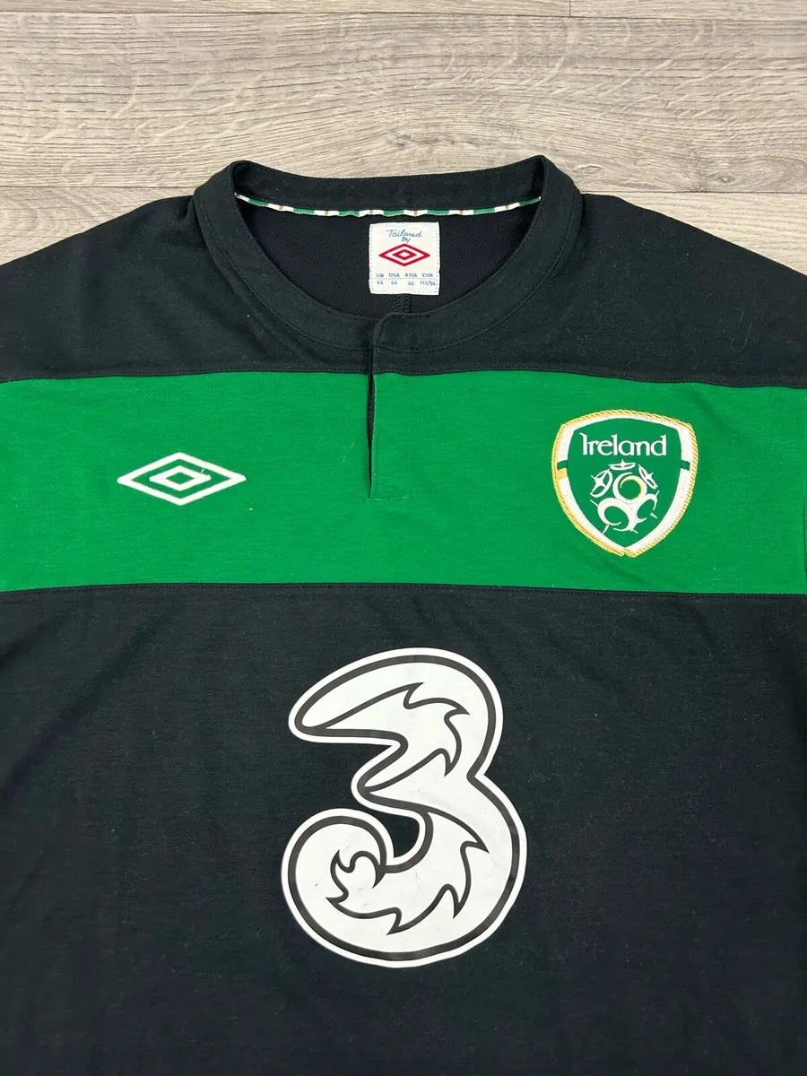 Rare Umbro Ireland 2011 Third Jersey Shirt Large - Image 3